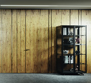 Стеновые панели и дверь NUOVO в единой отделке шпон PK Faggio, в профиле Black Matt Corour, декор Line 03