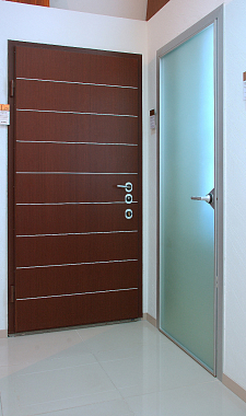Входная дверь DELTA 282, шпон венге (панели можно заменить), 90-210 см.